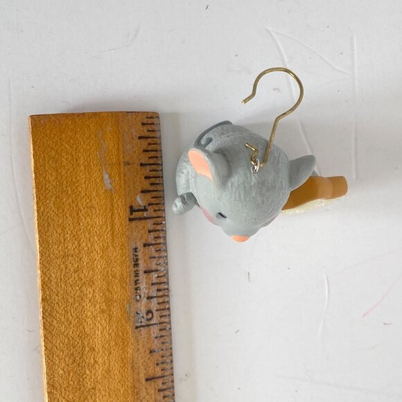 2012 Hallmark Small Mouse Holding a Sparkling Star Cookie Ornament 1.5in Tall - Picture 9 of 9